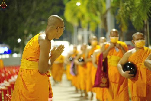 ภาพ No.282470:วันที่ 19 -20 ธันวาคม พ.ศ.2568 เบื้องหลังความสำเร็จ ของการจัดงานตักบาตร พระ 10,000 รูป Skywalk กาญจนบุรี