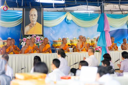 ภาพ No.289833:วันที่ 8 มกราคม พ.ศ. 2569 พิธีถวายภัตตาหารเป็นสังฆทาน แด่พระธรรมยาตรา ณ อนุสรณ์สถานคลองบางนางแท่น อ.สามพราน จ.นครปฐม ในโครงการธรรมยาตรา กตัญญูบูชา มหาปูชนียาจารย์ พระมงคลเทพมุนี(สด จนฺทสโร) พระผู้ปราบมาร อนุสรณ์สถาน 7 แห่ง ปีที่ 14