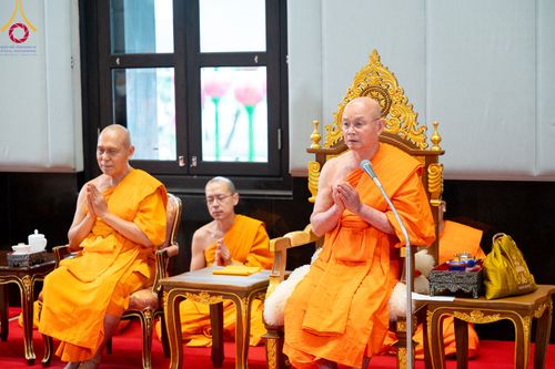 ภาพ No.332349:วันเสาร์ที่ 6 มิถุนายน พ.ศ.2569 พิธีต้อนรับสัญญาบัตร พัดยศ พระราชภาวนาวชิรวิเทศ วิ. ณ อุโบสถพระไตรปิฏก วัดพระธรรมกาย