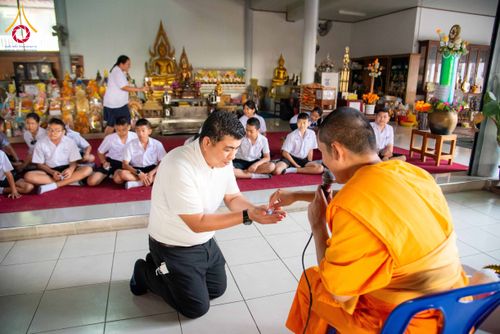 ภาพ No.305081:วันที่ 28 มกราคม พ.ศ. 2569 พิธีทอดผ้าป่าทำนุบำรุงศาสนสถาน ณ วัดเกิดการอุดม อ.คลองหลวง จ.ปทุมธานี ในโครงการธรรมยาตรา กตัญญูบูชา มหาปูชนียาจารย์ พระมงคลเทพมุนี(สด จนฺทสโร) พระผู้ปราบมาร อนุสรณ์สถาน 7 แห่ง ปีที่ 14