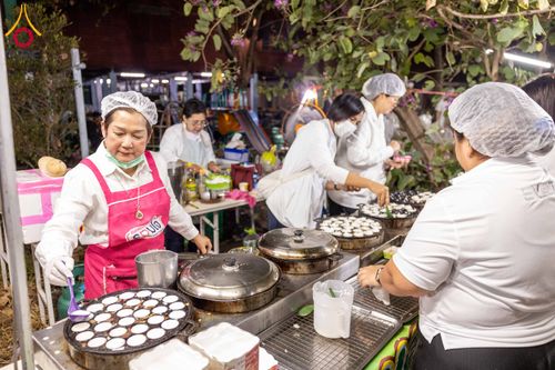 ภาพ No.293709:วันที่ 14 มกราคม พ.ศ. 2569  พิธีถวายภัตตาหารเป็นสังฆทาน แด่พระธรรมยาตรา  ณ วัดสองพี่น้อง ต.ต้นตาล อ.สองพี่น้อง จ.สุพรรณบุรี  ในโครงการธรรมยาตรา กตัญญูบูชา มหาปูชนียาจารย์  พระมงคลเทพมุนี(สด จนฺทสโร) พระผู้ปราบมาร  อนุสรณ์สถาน 7 แห่ง ปีที่ 14