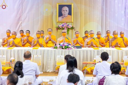 ภาพ No.69243:พิธีถวายภัตตาหารเป็นสังฆทาน แด่คณะพระธรรมยาตราฯ ในโครงการธรรมยาตราฯ ปีที่ 11 ณ อนุสรณ์สถานมหาวิหารพระมงคลเทพมุนี อ.สองพี่น้อง จ.สุพรรณบุรี วันที่ 4 และ 5 มกราคม พ.ศ. 2566