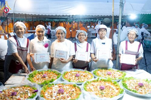 ภาพ No.299120:วันที่ 21 มกราคม พ.ศ. 2569 พิธีถวายภัตตาหารเป็นสังฆทาน แด่พระธรรมยาตรา ณ อนุสรณ์สถานบางปลา วัดบางปลา อำเภอบางเลน จังหวัดนครปฐม ในโครงการธรรมยาตรา กตัญญูบูชา มหาปูชนียาจารย์ พระมงคลเทพมุนี(สด จนฺทสโร) พระผู้ปราบมาร อนุสรณ์สถาน 7 แห่ง ปีที่ 14