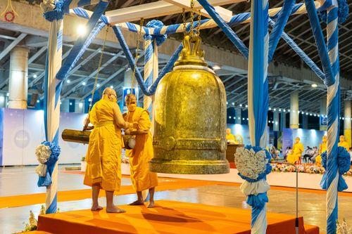 ภาพ No.72865:พิธีฉลองชัยสวดมนต์บทธรรมจักร 5,045,000,114 จบ เนื่องในวันคล้ายวันเกิด ครบรอบ 114 ปี คุณยายมหารัตนอุบาสิกาจันทร์ ขนนกยูง ณ วัดพระธรรมกาย จ.ปทุมธานี วันที่ 19 มกราคม พ.ศ. 2566