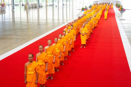ภาพ No.338944:วันอาทิตย์ที่ 12 กรกฎาคม พ.ศ.2569 พิธีมุทิตาผู้สอบได้เปรียญธรรม ประโยค 1-2 ถึง ป.ธ.9 และ บ.ศ.1-2 ถึง บ.ศ.6 สำนักศาสนศึกษาวัดพระธรรมกาย ประจำปี 2569, พิธีมอบตราตั้งแต่งตั้งอาจารย์ใหญ่ สำนักศาสนศึกษาวัดพระธรรมกาย