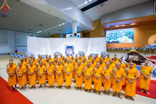 ภาพ No.90898:พิธีบำเพ็ญกุศลสวดพระอภิธรรม  อุบาสกถาวร พรหมถาวร (อุบาสกผู้ปั้นพระ) คืนที่ 5 วันพุธที่ 18 ตุลาคม พ.ศ. 2566 ณ ห้องแก้วสารพัดนึก 1 สภาธรรมกายสากล วัดพระธรรมกาย จ.ปทุมธานี