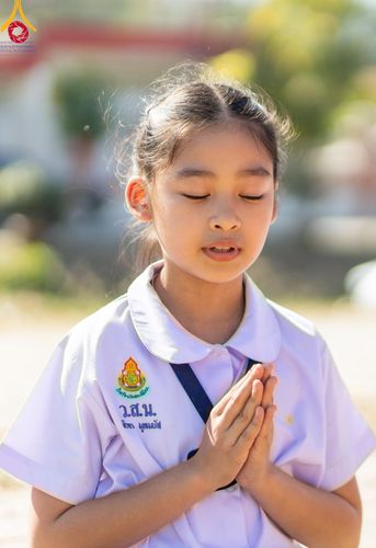 ภาพ No.106140:พิธีต้อนรับพระธรรมยาตรา ชุด 2 ในโครงการธรรมยาตรากตัญญูบูชา มหาปูชนียาจารย์  พระมงคลเทพมุนี(สด จนฺทสโร) พระผู้ปราบมาร  อนุสรณ์สถาน 7 แห่ง ปีที่ 12  วันที่ 3 มกราคม พ.ศ. 2567  ณ อนุสรณ์สถานโลตัสแลนด์ จ.สุพรรณบุรี
