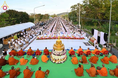 ภาพ No.281511:วันอาทิตย์ที่ 28 ธันวาคม พ.ศ.2568 ตักบาตรพระ 1000 รูป ปีที่ 1 ทำบุญเมืองสตูลส่งท้ายปี ณ หน้าโรงเรียนสตูลวิทยา จ.สตูล