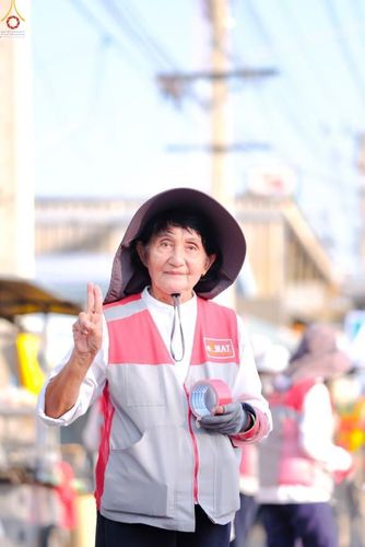 ภาพ No.306555:ภาพเบื้องหลังอาสาสมัครรวมใจ ชุดที่ 5 ในโครงการธรรมยาตรา กตัญญูบูชา มหาปูชนียาจารย์ พระมงคลเทพมุนี(สด จนฺทสโร) พระผู้ปราบมาร อนุสรณ์สถาน 7 แห่ง ปีที่ 14