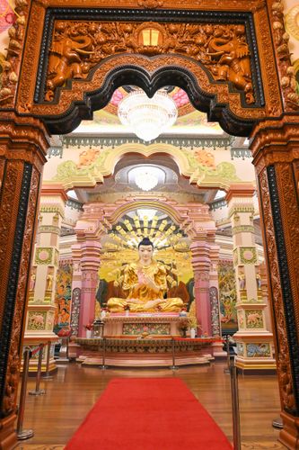 ภาพ No.284286:วันที่ 28 ตุลาคม พ.ศ.2568 กฐินสมทบต่างประเทศ โดยคณะศิษยานุศิษย์ บูชาธรรม 81 ปี หลวงพ่อธัมมชโย ณ วัดมหาเมฆนาวา ศรีลังกา