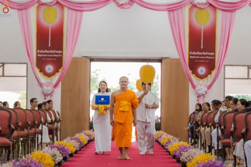 ภาพ No.331857:วันพฤหัสบดีที่ 4 มิถุนายน พ.ศ.2569 พิธีต้อนรับเปรียญธรรม 9 ประโยค และเปรียญธรรม 6 ประโยค  ณ อาคารธรรมสภา วัดบ้านขุน ต.บ่อหลวง อ.ฮอด จ.เชียงใหม่