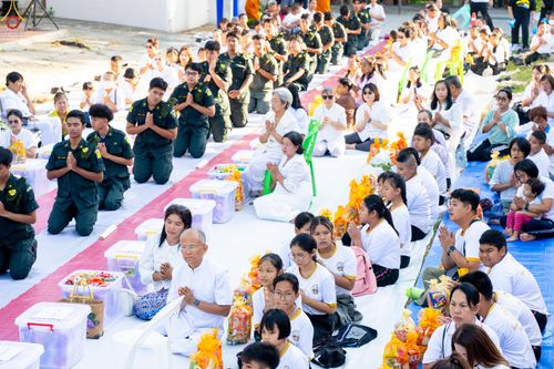 ภาพ No.339138:วันเสาร์ที่ 27 มิถุนายน พ.ศ. 2569 พิธีตักบาตรแด่คณะสงฆ์ 323 วัด 4 จังหวัดชายแดนภาคใต้ พิธีถวายสังฆทานแด่คณะสงฆ์ 323 วัด ปีที่ 22 ครั้งที่ 187 พิธีมอบกองทุนหนุนแรงใจช่วยครูใต้ ปีที่ 19 ครั้งที่ 150 และพิธีทำบุญอุทิศส่วนกุศลให้ผู้วายชนม์
