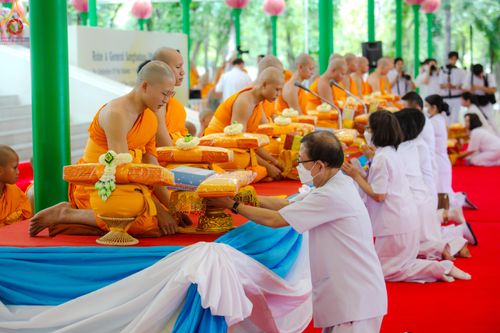 ภาพ No.137775:พิธีอุปสมบทสามเณรอุทิศชีวิต 11 รูป วันวิสาขบูชา พุธที่ 22 พฤษภาคม พ.ศ.2567 ณ อุโบสถ วัดพระธรรมกาย