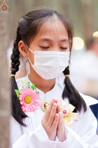 ภาพ No.69331:พิธีจุดประทีปถวายเป็นพุทธบูชา และบูชาธรรมมหาปูชนียาจารย์ ในโครงการธรรมยาตรากตัญญูบูชา มหาปูชนียาจารย์ พระมงคลเทพมุนี(สด จนฺทสโร) พระผู้ปราบมาร ปีที่ 11 ณ อนุสรณ์สถานมหาวิหารพระมงคลเทพมุนี อ.สองพี่น้อง จ.สุพรรณบุรี