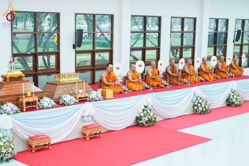 ภาพ No.315845:วันพฤหัสบดีที่ 26 มีนาคม พ.ศ. 2569 พิธีบำเพ็ญกุศล คุณพ่อณรงค์ จินตมากุล  สิริอายุ 99 ปี 11 เดือน โยมบิดา พระครูปลัดรัตนวีรวัฒน์ (รังสฤษดิ์ อิทฺธิจินตโก) ที่ปรึกษาเจ้าคณะจังหวัดปทุมธานี เจ้าอาวาสวัดพระธรรมกาย  ณ ห้องปลูกศรัทธา 2 วัดพระธรรมกาย ปทุมธานี