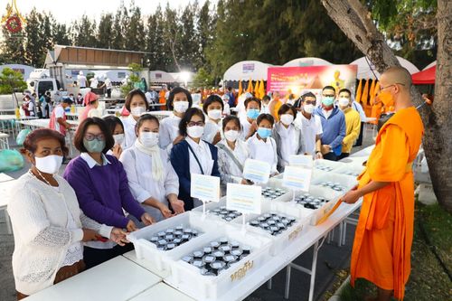 ภาพ No.69836:พิธีถวายภัตตาหารเป็นสังฆทาน แด่คณะพระธรรมยาตราฯ ในโครงการธรรมยาตราฯ ปีที่ 11 ณ อนุสรณ์สถานมหาวิหารพระมงคลเทพมุนี อ.สองพี่น้อง จ.สุพรรณบุรี วันที่ 7 มกราคม พ.ศ. 2566