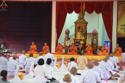 ภาพ No.65539:พิธีเวียนประทักษิณ และขอขมามอบผ้าไตร รุ่นบูชาธรรมมหาปูชนียาจารย์  ปี ๒๕๖๕ ณ วัดพระพุทธบาทราชวรมหาวิหาร  อ.พระพุทธบาท จ.สระบุรี วันเสาร์ที่ ๒๐ พฤศจิกายน พ.ศ. ๒๕๖๕