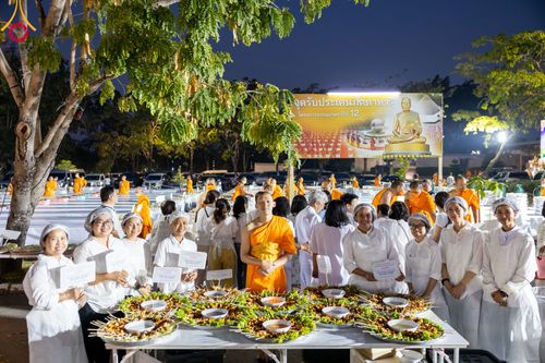 ภาพ No.106313:พิธีถวายภัตตาหารเป็นสังฆทาน แด่คณะพระธรรมยาตราฯ ในโครงการธรรมยาตรากตัญญูบูชา มหาปูชนียาจารย์ พระมงคลเทพมุนี(สด จนฺทสโร) พระผู้ปราบมาร อนุสรณ์สถาน 7 แห่ง ปีที่ 12 วันที่ 5 มกราคม พ.ศ. 2567 ณ อนุสรณ์สถานโลตัสแลนด์ จ.สุพรรณบุรี