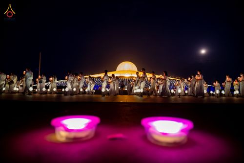 ภาพ No.81861:พิธีจุดวิสาขประทีปและเวียนประทักษิณ เนื่องในวันวิสาขบูชา วันเสาร์ที่ 3 มิถุนายน 2566 ณ ลานธรรมพระมหาธรรมกายเจดีย์ วัดพระธรรมกาย จ.ปทุมธานี