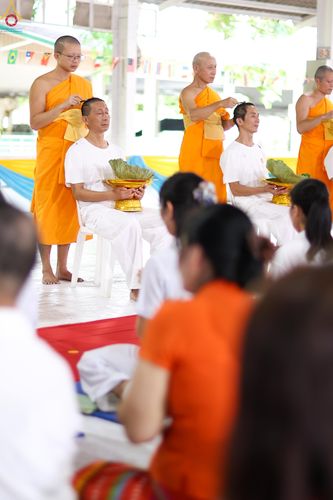 ภาพ No.338360:วันอาทิตย์ที่ 5 กรกฎาคม พศ.2569 พิธีตัดปอยผมธรรมทายาทนานาชาติ IDOP รุ่นที่ 21 จากประเทศจีน มาเลเซีย สิงคโปร์ และไต้หวัน ณ โถงช้าง วัดพระธรรมกาย