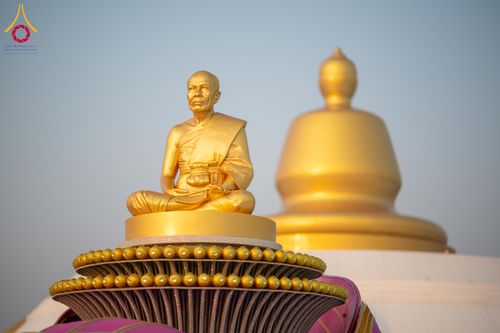 ภาพ No.299858:วันที่ 19 มกราคม พ.ศ.2569 พระธรรมยาตราปฏิบัติธรรมและถ่ายภาพหมู่ประวัติศาสตร์ ณ อนุสรณ์สถานลำดับที่ 5 สถานที่เผยแผ่วิชชาธรรมกายครั้งแรก  อนุสรณ์สถานบางปลาวัดบางปลา อ.บางเลน จ.นครปฐม ในโครงการธรรมยาตรา กตัญญูบูชา มหาปูชนียาจารย์ พระมงคลเทพมุนี(สด จนฺทสโร) 