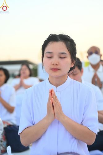 ภาพ No.192746:พิธีจุดประทีปถวายเป็นพุทธบูชา และบูชาธรรมมหาปูชนียาจารย์ ณ อนุสรณ์สถานคลองบางนางแท่น อ.สามพราน จ.นครปฐม ในโครงการธรรมยาตรา กตัญญูบูชา มหาปูชนียาจารย์ พระมงคลเทพมุนี(สด จนฺทสโร) พระผู้ปราบมาร อนุสรณ์สถาน 7 แห่ง ปีที่ 13 วันที่ 10 มกราคม พ.ศ. 2568