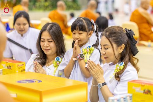 ภาพ No.185362:พิธีถวายมหาสังฆทาน 1,000 วัด ในวาระอายุวัฒนมงคล 84 ปี หลวงพ่อทัตตชีโว วันอาทิตย์ที่ 22 ธันวาคม พ.ศ. 2567 ณ สภาธรรมกายสากล วัดพระธรรมกาย