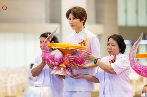ภาพ No.160233:พิธีทอดผ้าป่าสมทบกฐินวัดพระธรรมกาย และสมทบกฐิน 30,000 วัดทั่วไทย ครั้งที่ 3 ณ สภาธรรมกายสากล วัดพระธรรมกาย วันพฤหัสบดีที่ 10 ตุลาคม พ.ศ. 2567