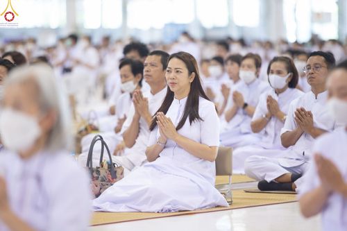 ภาพ No.86949:พิธีตักบาตร , พิธีบูชาข้าวพระ , พิธีจุดเทียนใจ ไฟนิรันดร์ อนันตชัย ในวันอาทิตย์ต้นเดือน 3 กันยายน พ.ศ. 2566 ณ วัดพระธรรมกาย