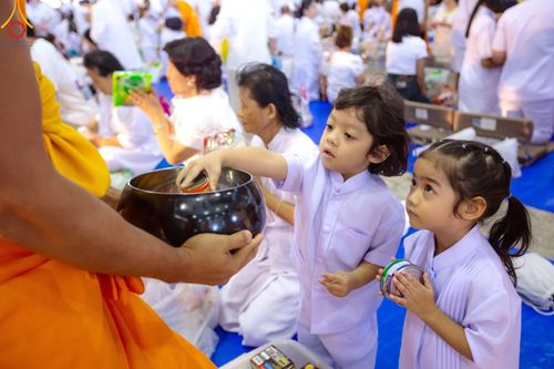 ภาพ No.207343:พิธีตักบาตร และปฏิบัติธรรมช่วงสาย ในวันมาฆบูชา วันพุธที่ 12 กุมภาพันธ์ พ.ศ. 2568 ณ วัดพระธรรมกาย จังหวัดปทุมธานี