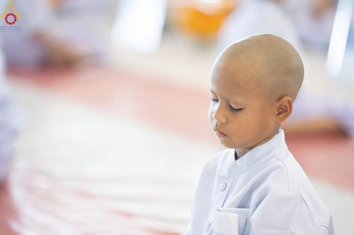 ภาพ No.215061:วันเสาร์ที่ 5 เมษายน พ.ศ. 2568 พิธีเวียนประทักษิณรอบพระมหาธรรมกายเจดีย์  พิธีวันทาเจดีย์ พิธีขอขมาและมอบผ้าไตร ในโครงการบรรพชาสามเณรฟื้นฟูพระพุทธศาสนาทั่วไทย , โครงการหน่อแก้วเปรียญธรรม รุ่นที่ 13 ,  โครงการสามเณรยุวธรรมทายาท รุ่นที่ 33 , โครงการสามเณรมั