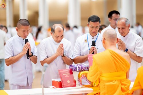 ภาพ No.228429:วันอาทิตย์ที่ 8 มิถุนายน พ.ศ. 2568 พิธีถวายทุนสนับสนุนพระไตรปิฎกฉบับธรรมชัย และอนุรักษ์คัมภีร์โบราณ ณ ห้องแก้วสารพัดนึก 2 วัดพระธรรมกาย