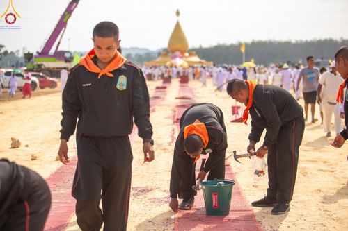 ภาพ No.130114:V.34 เพื่อธรรมเพื่อบางกล่ำ การรับบุญของเจ้าหน้าที่หน่วยงานต่างๆ  เพื่องานธรรมยาตราอัญเชิญพระบรมสารีริกธาตุ ประดิษฐาน ณ มหารัตนเจดีย์สิริปทุมสวรรค์ (เจดีย์อริยพุทธะ 5 พระองค์) ณ ศูนย์ปฏิบัติธรรมภาคใต้ อ.บางกล่ำ จ.สงขลา ระหว่างวันที่ 9-10 มีนาคม พ.ศ. 2567