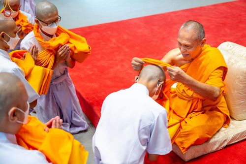 ภาพ No.141443:พิธีบรรพชาอุปสมบท โครงการอุปสมบทหมู่รุ่นผู้บริหาร รุ่นที่ 14 โครงการอุปสมบทหมู่ธรรมทายาท ระดับอุดมศึกษา รุ่นที่ 51 ภาคฤดูฝน ณ โบสถ์พระไตรปิฎก วัดพระธรรมกาย ในวันเสาร์ที่ 15 มิถุนายน พ.ศ. 2567
