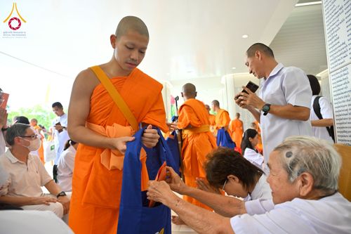 ภาพ No.223850:วันอาทิตย์ที่ 11 พฤษภาคม พ.ศ. 2568 พิธีอุปสมบทสามเณรเปรียญธรรมอุปสมบทอุทิศชีวิต 9 รูป อุบาสก 1 ท่าน ณ อุโบสถพระไตรปิฏกวัดพระธรรมกาย