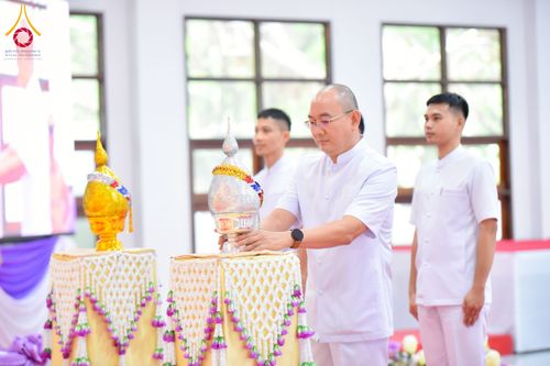 ภาพ No.227193:วันอังคารที่ 3 มิถุนายน พ.ศ. 2568 นายอำเภอคลองหลวง นำพสกนิกรรวมใจภักดิ์ สมเด็จพระนางเจ้าฯ พระบรมราชินี เนื่องในโอกาสวันเฉลิมพระชนมพรรษา ณ อาคารปลูกศรัทธา 2 วัดพระธรรมกาย อ.คลองหลวง จ.ปทุมธานี