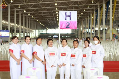 ภาพ No.134684:V.35 เพื่อบุญต้นเดือน การรับบุญของเจ้าหน้าที่หน่วยงานต่างๆ เพื่องานบุญวันอาทิตย์ต้นเดือน ณ วัดพระธรรมกาย วันที่ 7 เมษายน พ.ศ. 2567