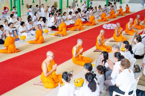 ภาพ No.256295:วันที่ 4 ตุลาคม พ.ศ. 2568 พิธีบรรพชาอุปสมบท  โครงการอุปสมบทหมู่บูชาธรรม 141 ปี  พระมงคลเทพมุนี (สด จนฺทสโร) ณ โบสถ์พระไตรปิฏก วัดพระธรรมกาย จ.ปทุมธานี