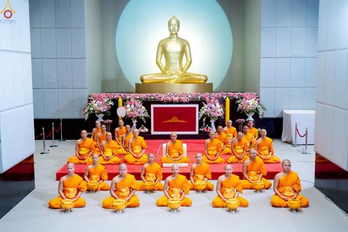 ภาพ No.227810:วันเสาร์ที่ 31 พฤษภาคม พ.ศ.2568 พิธีถวายผ้าไตรแด่สามเณรผู้เข้ารับการอุปสมบท , พิธีอุปสมบทสามเณรเตรียม DCI วัดพระธรรมกาย จ.ปทุมธานี