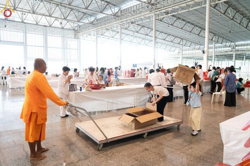 ภาพ No.212135:วันจันทร์ที่ 17 มีนาคม พ.ศ. 2568 บุญบรรจุกล่องไทยธรรม เพื่อถวายแด่พระสังฆาธิการ 40,000 กว่าวัดทั่วไทย ในวันคุ้มครองโลก 22 เมษายน พ.ศ. 2568 ณ บ้านแก้วเรือนทองคุณยายฯ วัดพระธรรมกาย