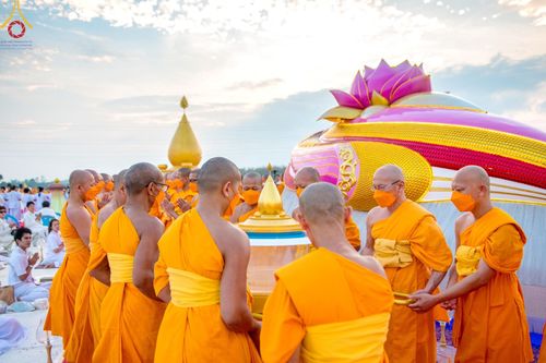 ภาพ No.129455:พิธีประดิษฐานพระบรมสารีริกธาตุ ณ มหารัตนะเจดีย์สิริปทุมสวรรค์ ศูนย์ปฏิบัติธรรมภาคใต้ อ.บางกล่ำ จ.สงขลา วันที่ 10 มีนาคม พ.ศ.2567