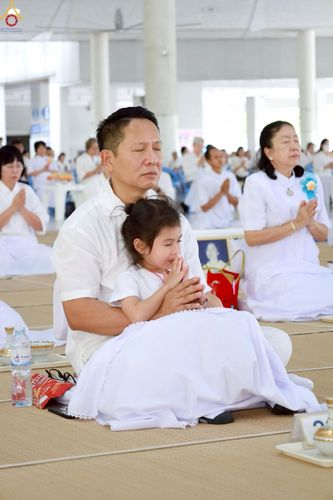 ภาพ No.229788:วันที่ 25 มิถุนายน พ.ศ. 2568 (แรม 15 ค่ำ เดือน 7) พิธีบุพเปตพลี ครั้งที่ 166 ร่วมอุทิศบุญแด่หมู่ญาติที่ล่วงลับไปแล้ว และสืบทอดอายุพระพุทธศาสนา ณ หอฉันคุณยายอาจารย์ฯ วัดพระธรรมกาย