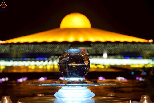 ภาพ No.244319:วันที่ 7 กันยายน พ.ศ. 2568 พิธีจุดประทีป วันครูผู้ค้นพบวิชชาธรรมกาย ณ ลานธรรมฯ และวิหารคด วัดพระธรรมกาย