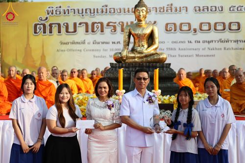 ภาพ No.312816:วันอาทิตย์ที่ 8 มีนาคม พ.ศ.2569 ทำบุญเมืองนครราชสีมา 558 ปี ตักบาตรพระ 10,000 รูป (ภาพชุดที่ 2)