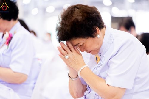 ภาพ No.159269:พิธีบูชาข้าวพระ ในวันอาทิตย์ต้นเดือน วันที่ 6 ตุลาคม พ.ศ. 2567 ณ สภาธรรมกายสากล วัดพระธรรมกาย