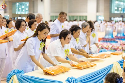 ภาพ No.150206:พิธีทอดผ้าป่าสมทบกฐินวัดพระธรรมกาย และสมทบกฐิน 30,000 วัดทั่วไทย ครั้งที่ 1 เนื่องในวันธรรมชัย 27 สิงหาคม พ.ศ.2567 ณ สภาธรรมกายสากล วัดพระธรรมกาย