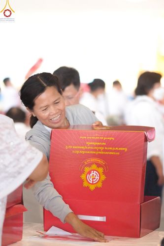 ภาพ No.210984:วันที่ 15 มีนาคม พ.ศ. 2568  บุญบรรจุกล่องไทยธรรม เพื่อถวายแด่พระสังฆาธิการ 40,000 กว่าวัดทั่วไทย ในวันคุ้มครองโลก 22 เมษายน พ.ศ. 2568