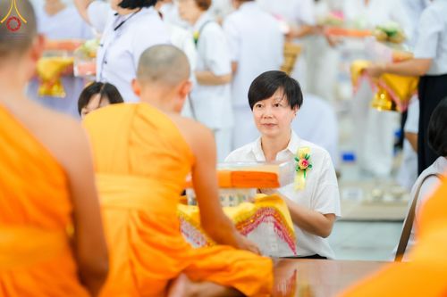 ภาพ No.153075:พิธีถวายภัตตาหารเมนูสวรรค์ ในพรรษาแห่งการเข้าถึงธรรม วันอังคารที่ 10 กันยายน พ.ศ. 2567 ครบรอบ 24 ปี วันละสังขาร คุณยายอาจารย์มหารัตนอุบาสิกาจันทร์ ขนนกยูง ณ หอฉันคุณยายอาจารย์ฯ วัดพระธรรมกาย