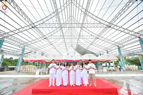 ภาพ No.158222:พิธีทอดผ้าป่า ติดตั้งแผ่นสิริฉะทะนะรัสมี(หลังคา) อาคาร 80 ปี หลวงพ่อธัมมชโย วันอาทิตย์ที่ 22 กันยายน พ.ศ. 2567 ณ ศูนย์ปฏิบัติธรรมวิหารแดง อ.วิหารแดง จ.สระบุรี