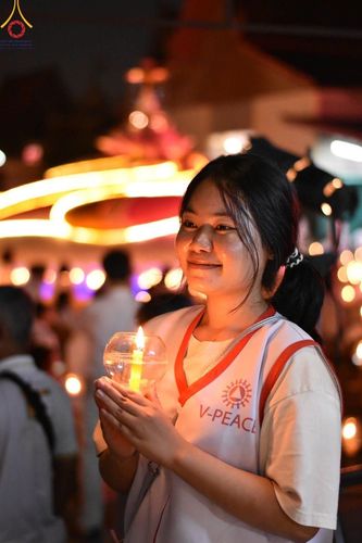 ภาพ No.205562:V.53 สารพัดV สารพัดดี ที่วัดโบสถ์บน ในโครงการธรรมยาตรา กตัญญูบูชา มหาปูชนียาจารย์ พระมงคลเทพมุนี(สด จนฺทสโร) พระผู้ปราบมาร อนุสรณ์สถาน 7 แห่ง ปีที่ 13 ระหว่างวันที่ 2-31 มกราคม พ.ศ. 2568